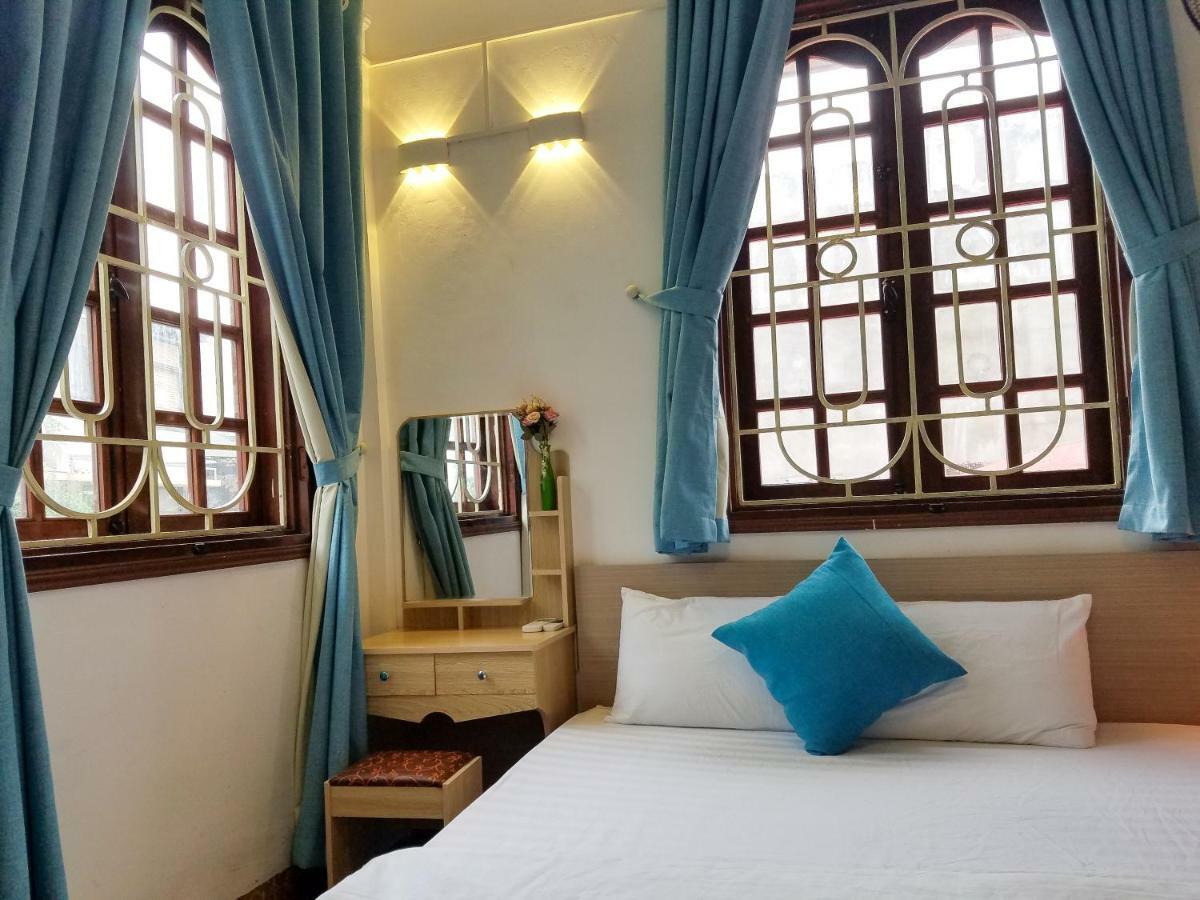 Queen Room Balcony
